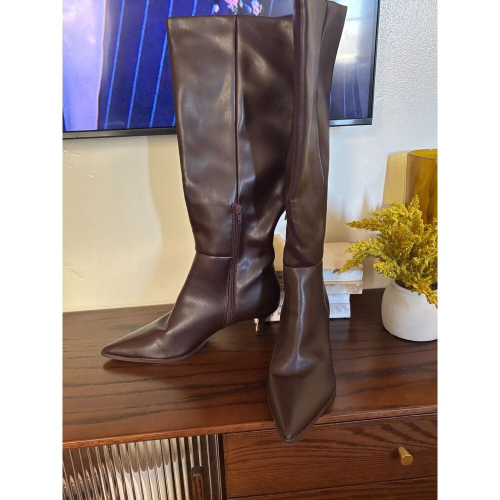 Knee high kitten heel boots size 10